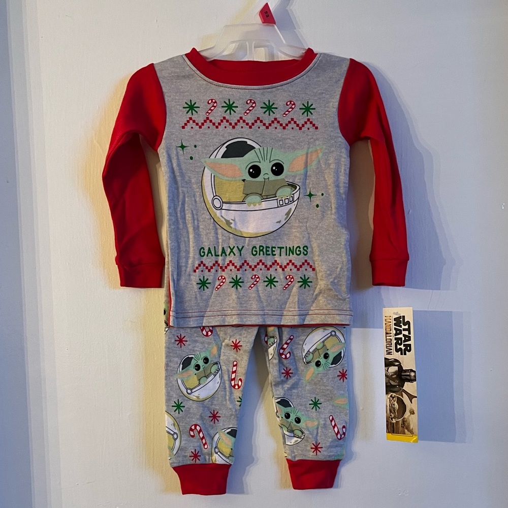 ❤️‍🔥NWT 18 month Christmas baby yoda PJs❤️‍🔥